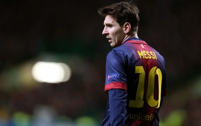 星空电竞热评-久保建英这脚远射直挂死角