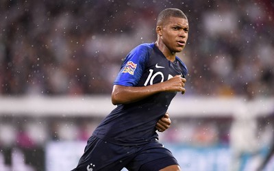 星空电竞讨论-门将助攻帽子戏法